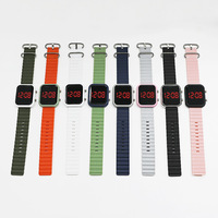Montre numérique carrée sportive à grand écran LED en plastique, modèle 2026, pour jeunes, étudiants, enfants, unisexe, garçons et filles