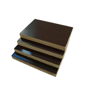 Panneau de coffrage en contreplaqué marin filmé noir, étanche à l'eau bouillante, pour coffrage de colonnes, prix usine - Product Image 1
