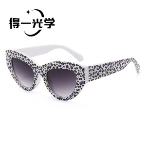 แว่นกันแดดทรงแคทอาย UV400 โพลาไรซ์สำหรับผู้หญิงสไตล์แฟชั่นกลางแจ้ง - Product Image 5