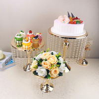 Présentoirs à gâteaux multi-niveaux en gros pour mariage, base métallique rotative pour gâteau avec lustre en cristal