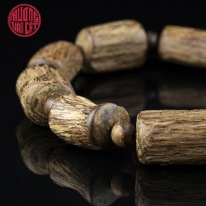 Pulsera de Oud Malayo Natural con Cuentas Orgánicas, Tono de Madera Rico y Profundidad Sutil, Joyería Elegante - Product Image 2