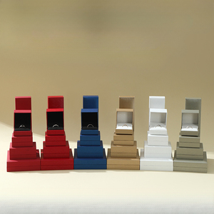 Cajas de joyería de ángulo recto en stock, para anillos de propuesta y confesión, anillos, con tapa abatible de alta gama - Product Image 1