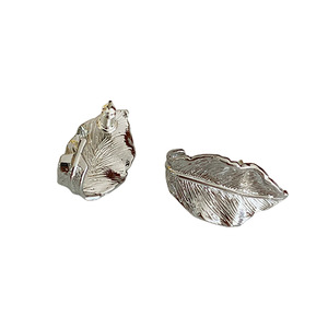 2024 Advanced <b>Light</b> Alloy Hoop Earrings French Metallic <b>Leaf</b> Design Trendy Platinum Plated Channel Setting Gift for Women - Product Image 4