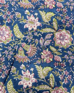 Tela india artesanal de algodón suave con estampado floral moderno de Jaipur, ligera, tejida, para bolsos, cortinas y vestidos. - Product Image 3