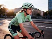 Billionsports modèle 085 léger Durable résistant aux chocs respirant casque de vélo boucle réglable fermeture personnalisable