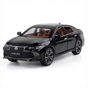 Modèle de <span class=keywords><strong>voiture</strong></span> Land Cruiser LC300 à l'échelle 1:24 en métal moulé sous pression avec télécommande, son, lumière et fonction de recul - Jouet de construction en métal - Product Image 2
