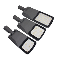 Farola LED gestionada en fábrica 92% Alta transmitancia de luz IP65 Control fotoeléctrico a prueba de agua Farola LED