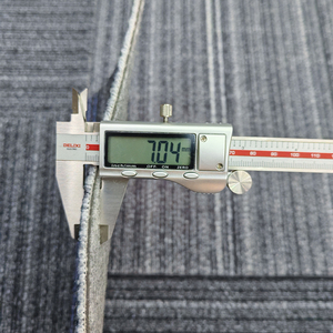 Khách sạn sang trọng văn phòng thương mại PVC gạch lát sàn vuông Jacquard dệt <span class=keywords><strong>Polypropylene</strong></span> Thảm có thể giặt đồng bằng hiện đại sọc cho nhà - Product Image 2