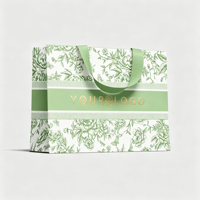 Sac de shopping en papier recyclable pour la mode et le commerce de détail avec poignée intérieure dissimulée 190-230 g/m² Logo de marque personnalisé par impression sérigraphique