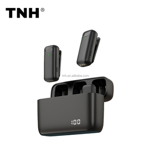 TNH LM-K13 Mini Lavalier Clip <span class=keywords><strong>sur</strong></span> Mic Microphone à revers sans fil avec étui de charge pour Smart Phone Vlog Tiktok Recording - Product Image 1