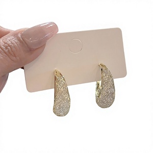 Boucles d'oreilles créoles de luxe unisexe en or massif 14 carats, diamant de laboratoire taille brillant vintage certifié IGI, bijoux pour mariage et anniversaire - Product Image 1