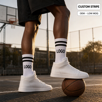 Chaussettes en coton rayées blanches et noires personnalisées en gros pour hommes, chaussettes côtelées de sport et streetwear décontractées, usine OEM