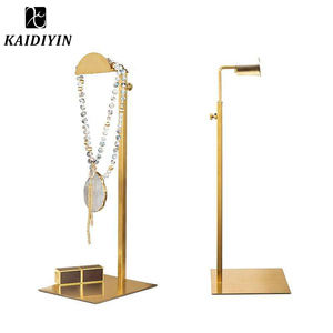 Nouveauté : Lot de 2 présentoirs pour sacs à main en métal doré poli, présentoir de table en métal pour l'affichage en magasin - Product Image 6