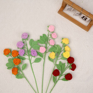 Rosas de burbujas de cuatro cabezas tejidas a mano, flores artificiales de hilo creativas, decoración para sala de estar, regalo para el Día de San Valentín - Product Image 4