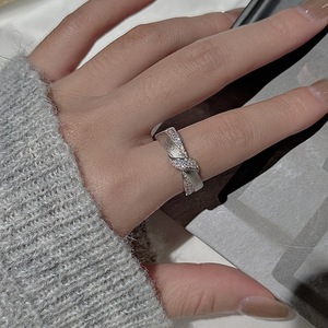 Bague en argent pur S925, motif torsadé, design de niche, simple, tendance, vintage, micro-incrustée, bague brossée tendance, certificat IGI - Product Image 2