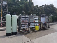 Machine de traitement de l'eau en acier inoxydable 4T/H, filtration à membrane RO bi-étage, garantie 1 an pour l'eau ultra-pure des usines électroniques