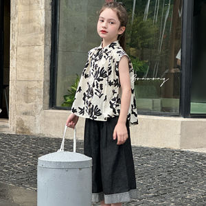 Completi Casual <span class=keywords><strong>per</strong></span> <span class=keywords><strong>Ragazze</strong></span> Camicia Floreale Bianca e Nera Jeans <span class=keywords><strong>Neri</strong></span> 100% Cotone Maniche a Farfalla - Product Image 1