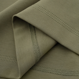 เสื้อยืดสีเขียวมะกอกแบบเรียบง่ายสั่งทำจากโรงงาน ผ้าฝ้าย 100% สำหรับฤดูร้อน แขนสั้น คอกลม สำหรับผู้ชาย - Product Image 3