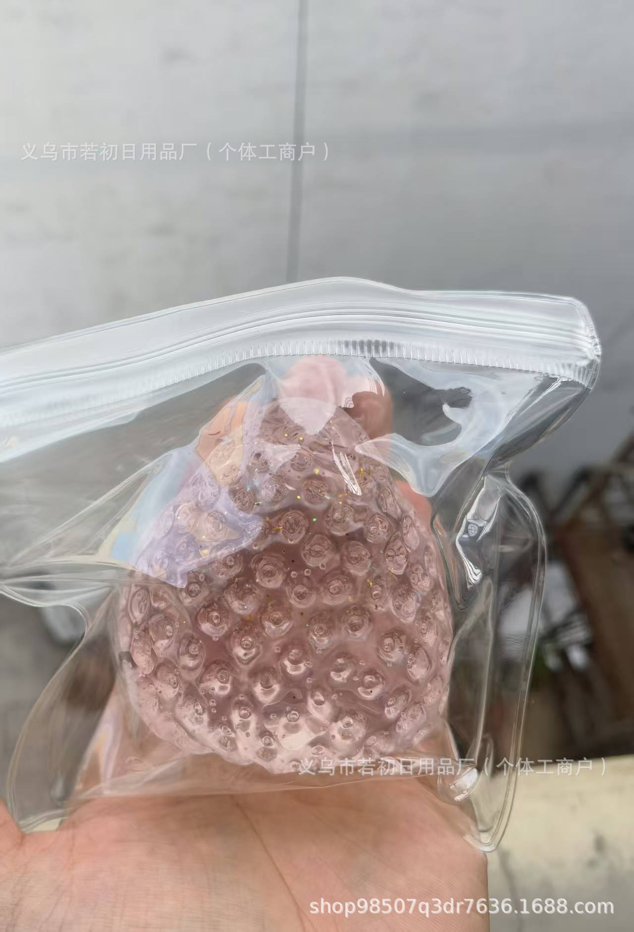 Glitter oversized strawberry-110g