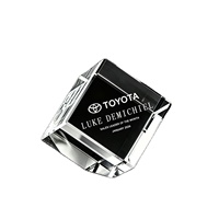 Cube décoratif en verre cristal K9 de haute qualité, écologique, minimaliste, gravé au laser avec logo personnalisé, pour réunion annuelle de l'entreprise
