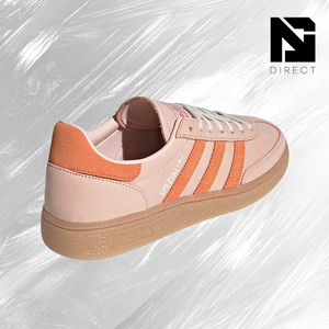 Adidas Wmns Handball Spezial 'Blush Pink Dusky Orange Off White' รองเท้าสเก็ตบอร์ดสำหรับผู้หญิงแบบผูกเชือกรองเท้าผ้าใบสไตล์เรโทร - Product Image 3