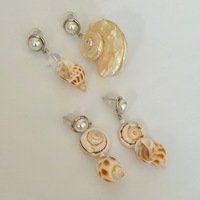 Ensemble collier et boucles d'oreilles en acier inoxydable plaqué or 18 carats avec coquillages coniques hébraïques naturels de Hawaï et perles Conus Ebraeus pour mariage et fête