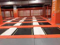 Parc de trampolines et parcours ninja intérieur commercial personnalisé gratuit pour parcs d'attractions, en acier galvanisé, capacité maximale de plus de 100 personnes