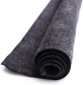 Le matériel agricole/horticole de feutre de polyester de 1mm est employé pour couvrir le sol pour retenir l'humidité et pour empêcher des mauvaises herbes. - Product Image 1