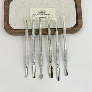 Pousse-cuticules en acier inoxydable, outil de manucure pour éliminer les peaux mortes, pour les soins professionnels des ongles - Product Image 4