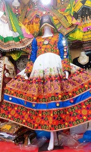 ชุดเดรสแบบดั้งเดิมของชาวอัฟกัน งานแฮนด์เมดจาก AJM TRADE HOUSE ดีไซน์สวยงามมาก ขายดี - Product Image 4