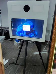 Photomaton miroir magique tout-en-un avec écran tactile de 21,5 pouces - Caméra, impression instantanée et logiciel de photographie - Product Image 4