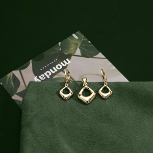 Nuovo Design alla Moda: Set di Orecchini Pendenti Placcati Oro per Donne, Orecchini a Cerchio con Croce, Trifoglio e Cuore, Gioielli all'Ingrosso - Product Image 2