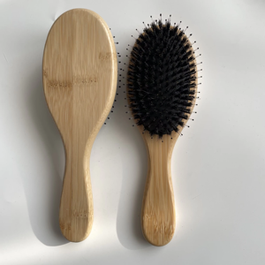 Meilleure <span class=keywords><strong>brosse</strong></span> à cheveux <span class=keywords><strong>en</strong></span> bois naturel pour femmes, hommes et enfants, forme ovale, poils <span class=keywords><strong>de</strong></span> <span class=keywords><strong>sanglier</strong></span>, pour démêler, lisser et masser les cheveux humides ou secs - Product Image 3