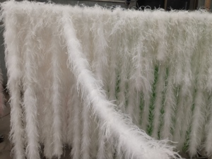 Boa de Plumas de Avestruz <span class=keywords><strong>Blancas</strong></span> <span class=keywords><strong>Baratas</strong></span> para Disfraces, Decoración de Fiestas en Casa, Bodas, Navidad, Manualidades, Vestidos de Baile y Accesorios - Product Image 4