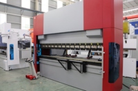 JINDAJIN 220T 4m Presse plieuse hydraulique CNC avec pompe moteur pour tôles d'acier inoxydable et d'aluminium, lignes de cintrage automatique