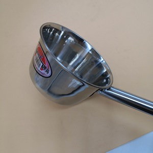 Louche en acier inoxydable de 14 cm avec manche extra long, ustensile de cuisine pour la cuisson et le service - Product Image 2