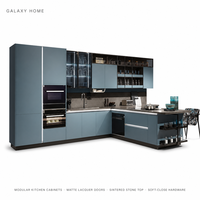 Ensemble de meubles de cuisine modulaires modernes sans poignées, finition bleu ardoise mat, en kit pour la rénovation de cuisine