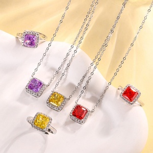 Ensemble de bagues de mariage pour femme, en cuivre écologique, avec zircon rouge 8*8mm taille princesse carrée, pour cérémonie de mariage - Product Image 1