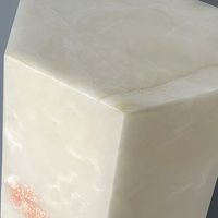 Piédestal de table d'appoint en marbre d'onyx naturel de luxe personnalisé présentoir socle en marbre d'onyx en pierre cubique