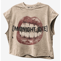 Débardeur vintage délavé et vieilli à manches courtes, coupe oversize, avec impression DTG graphique rock 'Big Mouth' artistique, style t-shirt court et ample
