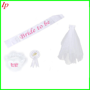 Ensemble de voile de mariée avec ceinture, broche et attaches pour les jambes, cadeau de mariage blanc LPP4034 - Product Image 3