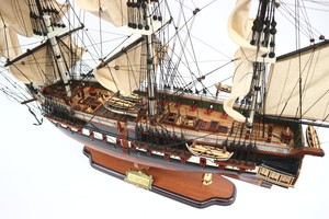 Maqueta de la USS Constitution de GIA NHIEN (detalle pintado) - Barco de Vela Histórico para Decoración de Hogar/Oficina y Regalos Corporativos - Product Image 4