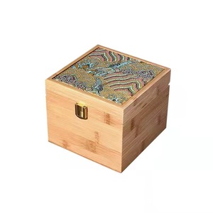 Caja de almacenamiento de bambú de 15x15x12 cm, caja de regalo cuadrada de madera hecha a mano con tapa abatible para envasado de té, pedido personalizado disponible - Product Image 1