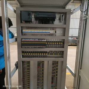 لوحة تحكم مخصصة منخفضة الضوضاء للتحكم في محولات التيار الكهربائي (VFD/PLC) لتطبيقات تنقية الفحم وتوزيع الطاقة في مناجم الفحم - Product Image 3