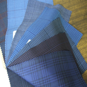 Tessuto per Abiti in Lana Lucidato a Mano con Bordi Rifiniti e Intreccio Fine per Abbigliamento da Lavoro e da Esposizione - Product Image 2