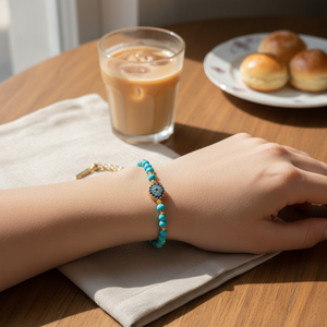 Bracelet fin et élégant avec un charme œil de protection contre le mauvais œil - Product Image 3