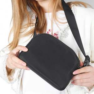 Sac banane unisexe en polyester imperméable avec fermeture éclair, modèle MR 664f, personnalisable avec logo, idéal pour la course à pied - Vente en gros - Product Image 5