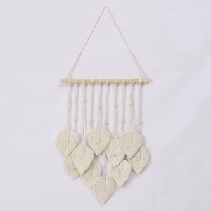 Tapiz de Macramé Hecho a Mano con Diseño de Hojas, Decoración de Pared Estilo Boho Rústico para Venta al por Mayor y Dropshipping - Product Image 1