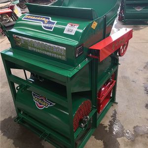 Récolteuse d'arachides multifonctionnelle à engrenages pour utilisation sèche et humide – Machine verte pour la récolte d'arachides - Product Image 4