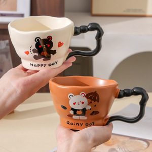 Taza de Cerámica con Diseño de Oso, Color Marrón, Boca Ancha con Asa, Tema de Día Lluvioso, Taza de Café para Estudiantes - Product Image 5